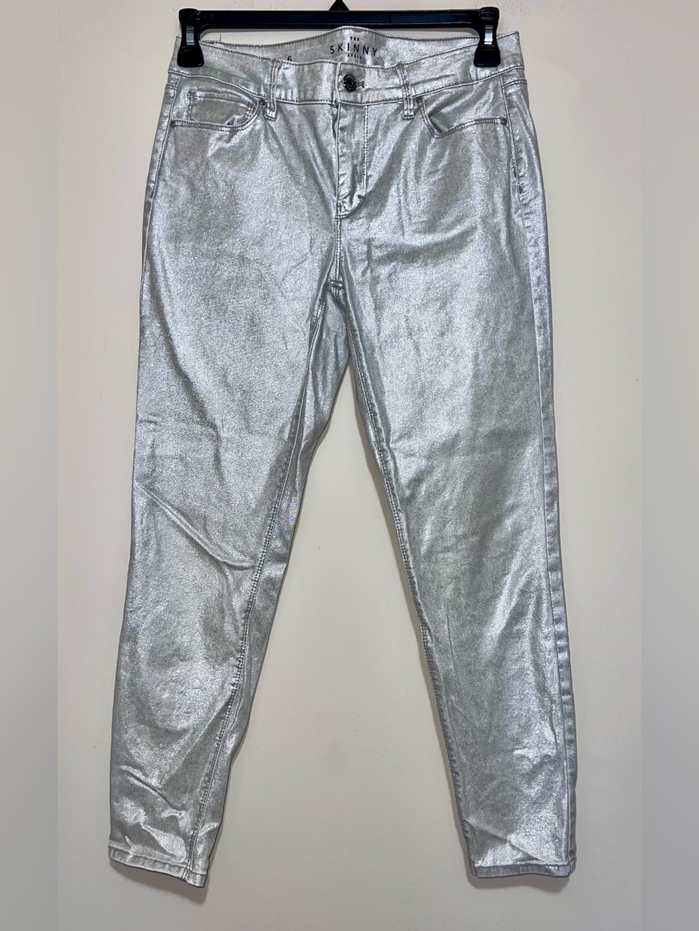 EUC White House Black Market Shimmering The Skinny Ankle Silver Pants Size 6